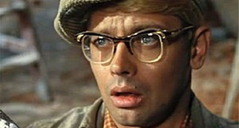 Несоветские фишки у героев советских комедий: 8 забавных примеров