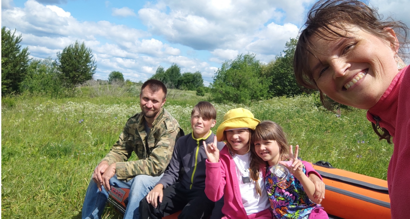 "В борьбе за победу обошли сотни семей со всей страны": Семья Фадеевых из Кирово-Чепецкого района стала "Самой спортивной семьей России"