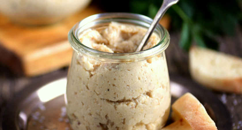 Уже 117 человек добавили эту закуску из селёдки в свою кулинарную книгу. Невероятно вкусно и просто!