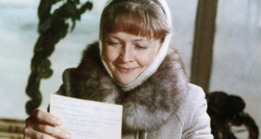 Недостойно: за что советские ткачихи возненавидели фильм «Одиноким предоставляется общежитие» (6+)