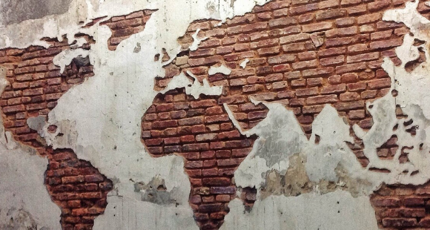 Почему в старых немецких домах штукатурка не отлетает от стен даже через 150 лет: хитрый трюк немцев, совершенно забытый сегодня