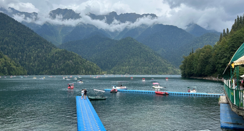 "Сплошной развод и хамство". Так ли плоха Абхазия, как ее малюют? За что туристы любят и ненавидят Абхазию?