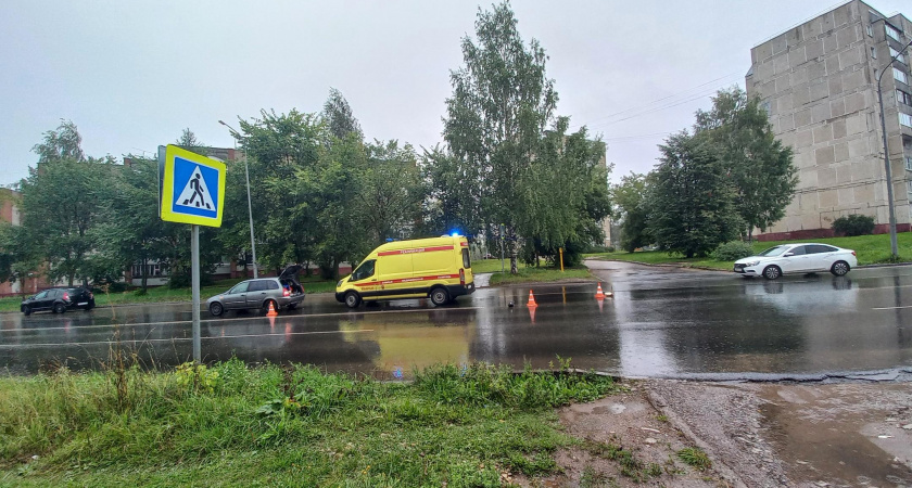 В Кирово-Чепецке пожилой водитель на "Ладе Калине" сбил двух пенсионеров