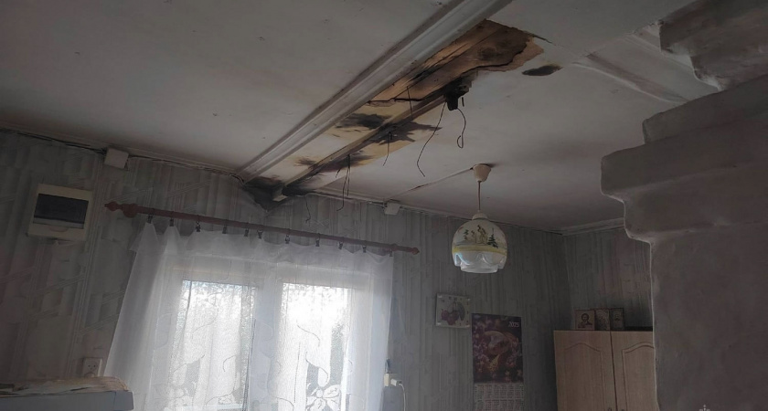 В Унинском районе молния ударила в дом