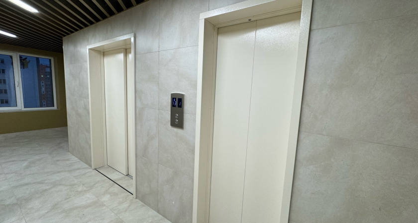 Почему важно подождать три секунды перед выходом из лифта: совет от опытного лифтёра