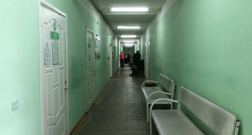 Как вежливо остановить того, кто лезет без очереди в поликлинике