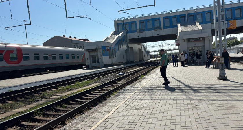 Немец замер на пороге вагона: «Неужели теперь все русские так едут в Крым?» Чем удивил иностранца фирменный поезд «Таврия»