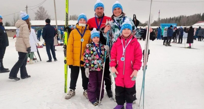 Семья из Кирово-Чепецкого района получила награду от министра спорта РФ