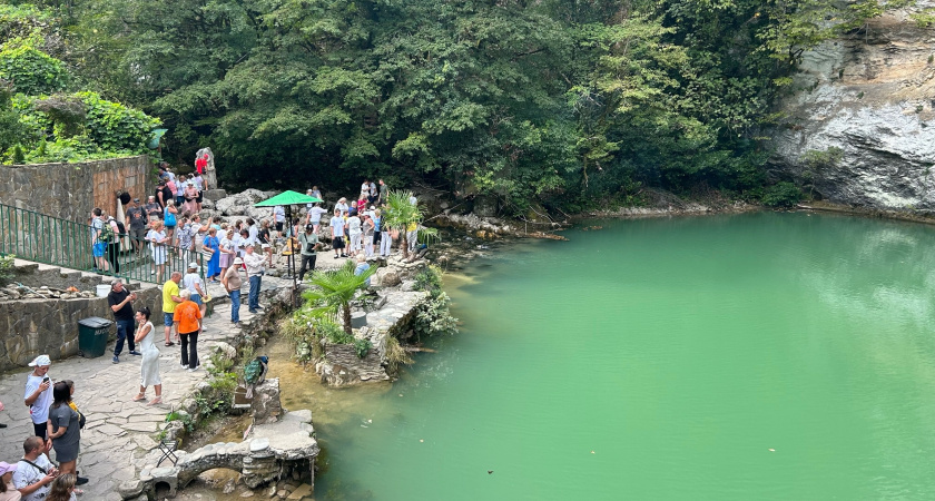 «Нас затопит туристами!» — жители Байкала и Урала умоляют не ехать к ним вместо Анапы