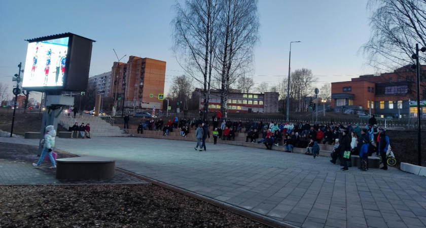 Игры кирово-чепецкой "Олимпии" снова будут транслировать в сквере "Река времени"