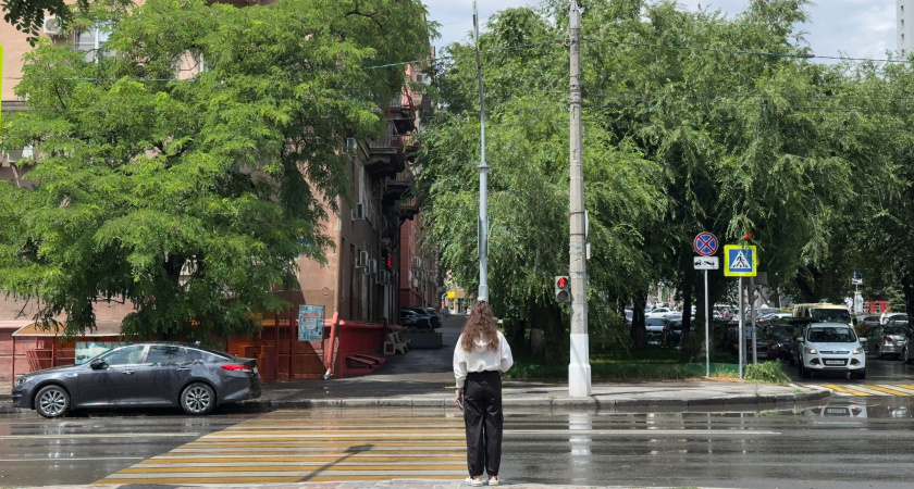 Жёлтый зигзаг у пешеходного перехода: что означает и что нельзя делать водителям?