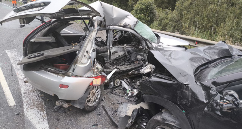 Два человека пострадали в массовой аварии на трассе под Кировом