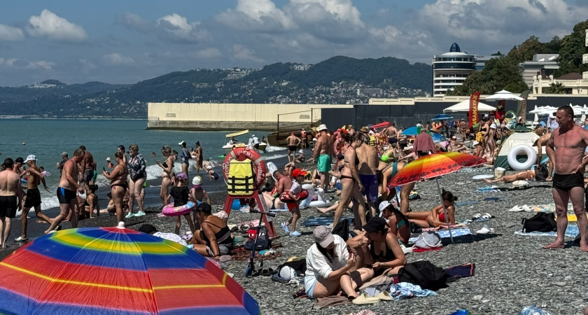 Словно кильки в бочке: как Дивноморское из райского уголка превратилось в ад для местных и туристов