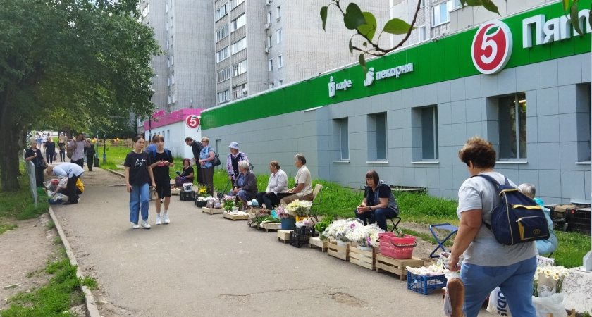Австралийский блогер показал иностранцам провинциальную "Пятерочку". Что ему написали в комментариях?