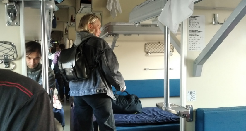 Ребенок на соседней полке всю дорогу смотрел мультики без наушников: как пришлось ему отомстить