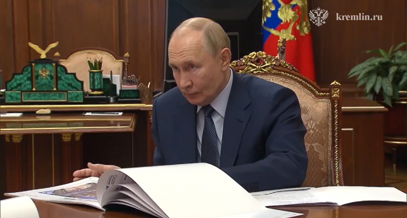 Владимир Путин отметил госнаградой директора кирово-чепецкой гимназии