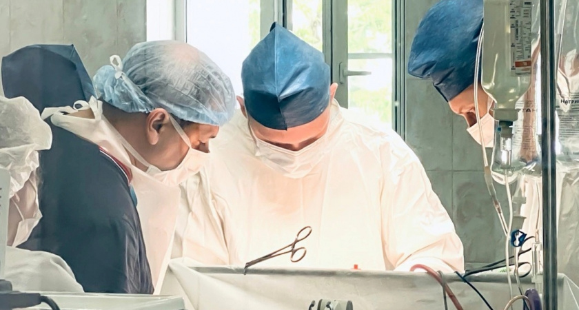 Зубной протез извлекли из горла женщины в Кирове