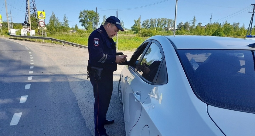 Массовые проверки водителей начались на дорогах Кировской области