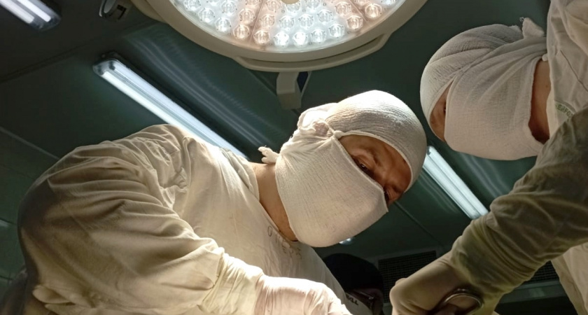 В Кирове врачи достали из глаза мужчины 13-миллиметровый металлический осколок