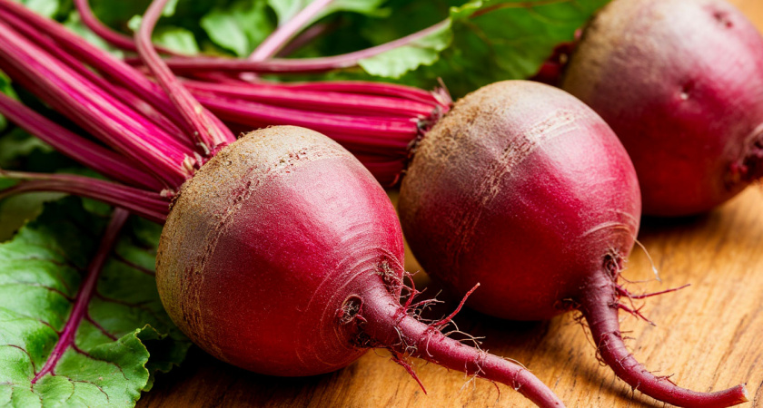 Секрет сочной и сладкой свеклы: главная осенняя подкормка, которую вы пропускаете - будет как свежая до нового урожая