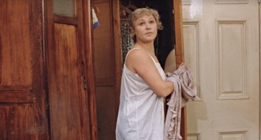 Секретный код советской женщины: Зачем носили комбинацию и почему о ней снова все вспомнили