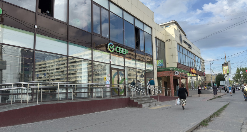 Женщины пришли в банк за вкладом умершего отца, но банк не отдал деньги: на чьей стороне оказался закон