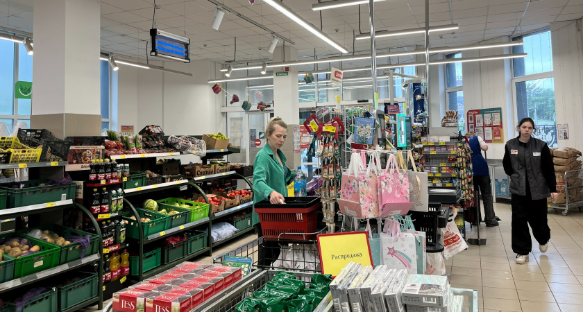 Почему из супермаркетов изчезли камеры для хранения сумок: дело не в безопасности