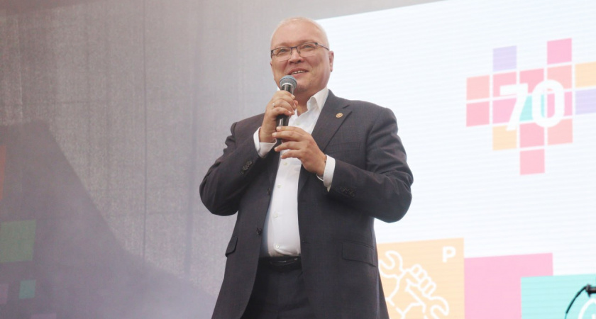 Губернатор Александр Соколов поздравил кировских машиностроителей с праздником