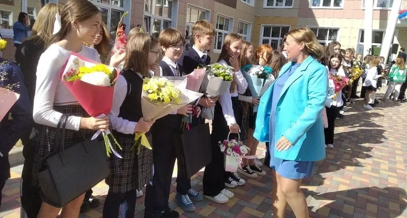 В Верхнекамском районе пять педагогов получили надбавку за классное руководство