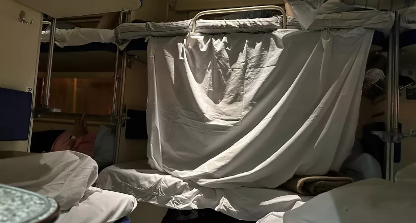 Признания проводницы РЖД: за занавесками в плацкарте охи-вздохи, и каждый рейс у пассажиров что-нибудь пропадает 