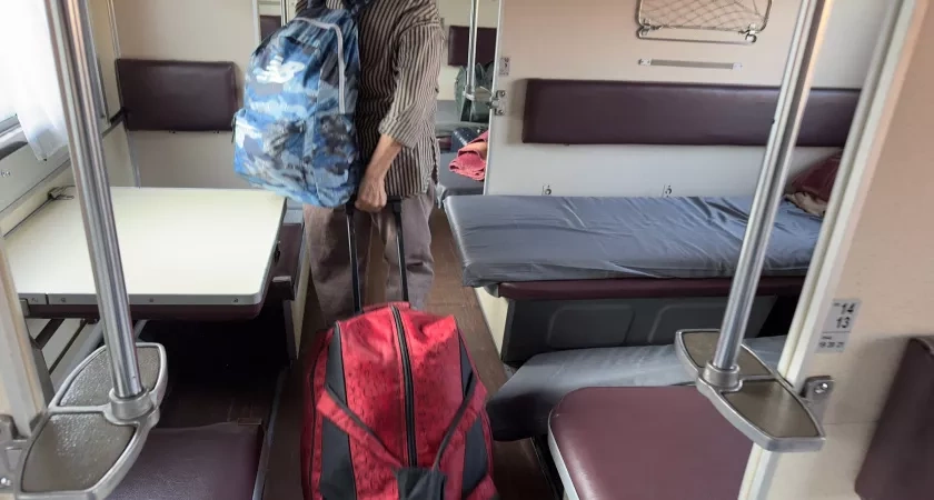 Их ненавидят и попутчики, и проводники: 10 самых неприятных типов пассажиров в поездах