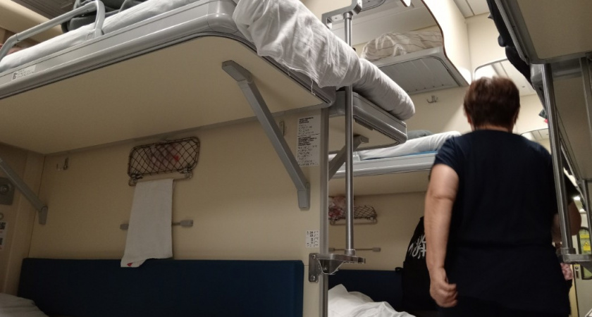 "Билет - не гарантия, что я сяду на свое место": женщина обзвонила всех друзей с криками, что ей не уступают в поезде. Как действовать