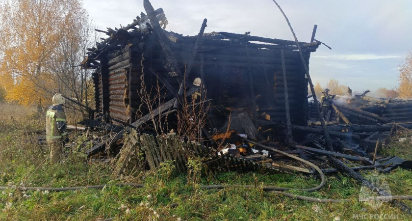 Под Омутнинском женщина вызволила 93-летнюю бабушку из огненной ловушки