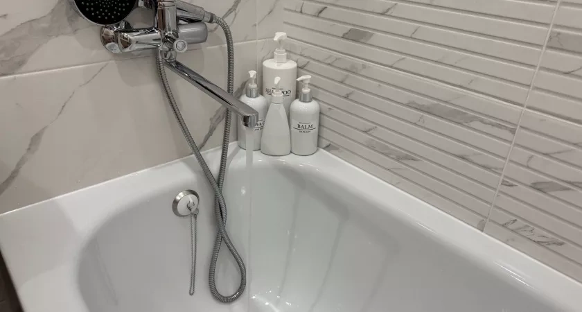 150 мл в ванну — и она сверкает как бриллиант: налет, ржавчина и желтизна сойдут за 60 секунд без химии