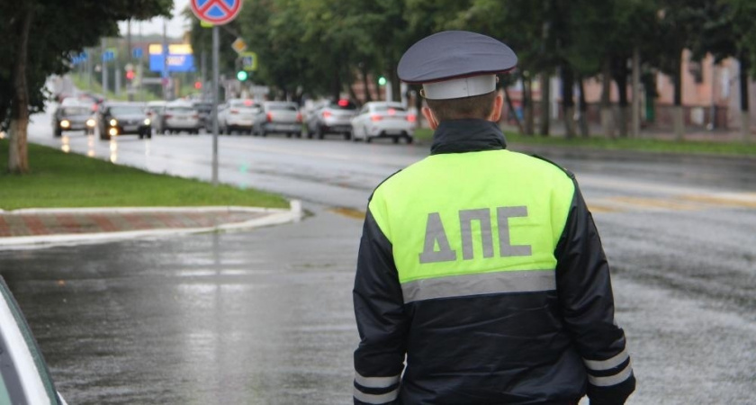На дорогах Кировской области начались сплошные проверки водителей