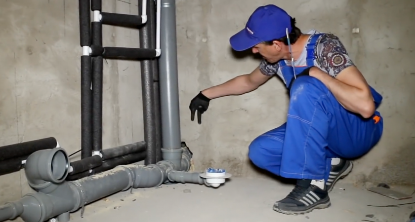 Установил канализацию - сломал пол: строитель с 15-летним стажем раскрыл главные ошибки - бед с ними целый вагон