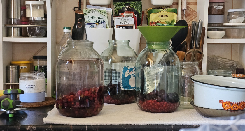 Топ-3 лучших компота из яблок на зиму: с мятой, айвой и апельсином — аромат лета в банке, вкуснее "Мохито" и "Фанты"