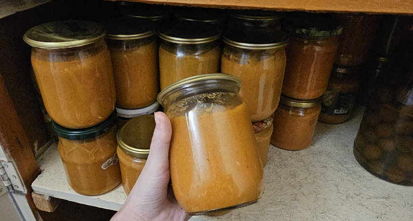 Пока чай закипает — уже готово: простая овощная икра, что хранится до весны и не приедается. Проще рецепта не найдете