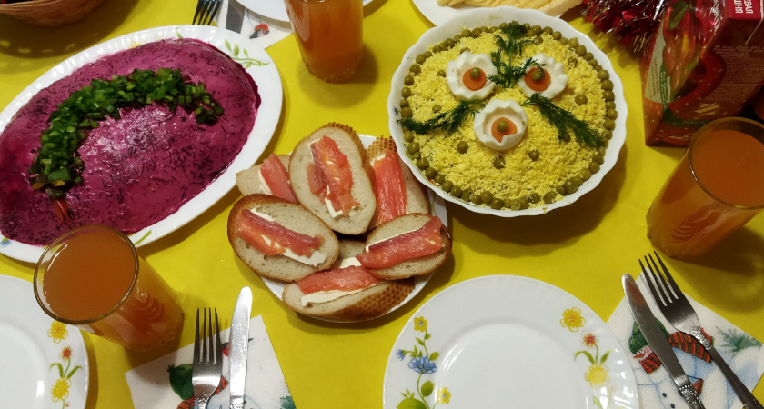 Что нельзя готовить на Новый год 2026, а что должно быть на столе, чтобы привлечь удачу в год Лошади