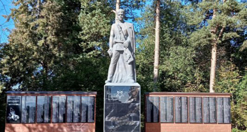 В Яранском районе сделали ремонт памятников воинам-землякам