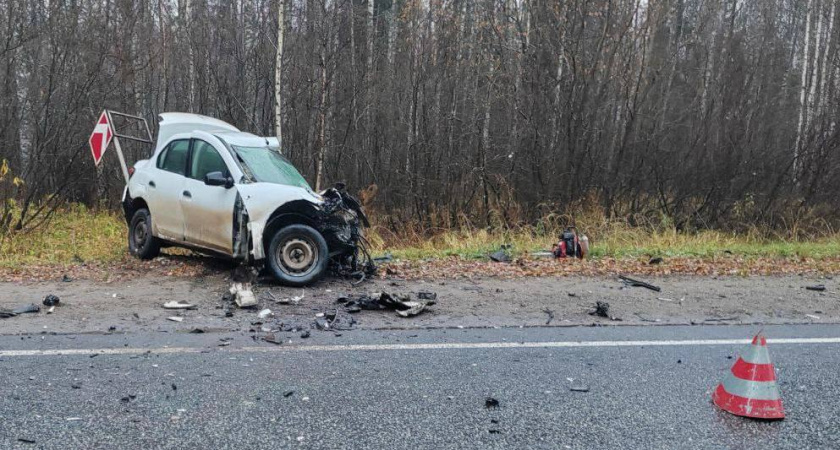 Грузовик смял легковушку на трассе в Верхошижемском районе, два человека погибли
