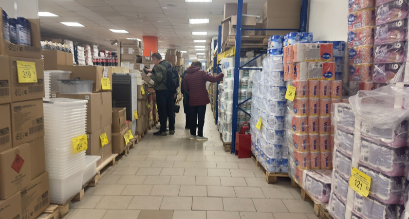 В Светофор уже привезли новинки к Новому году: наборы елочных шаров 299 р, гирлянды по 566 р, икра грибная 149 р - что возьму этой осенью