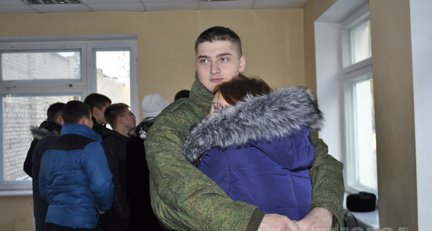 Депутаты Госдумы приняли закон о призыве в ВС РФ в течение всего года