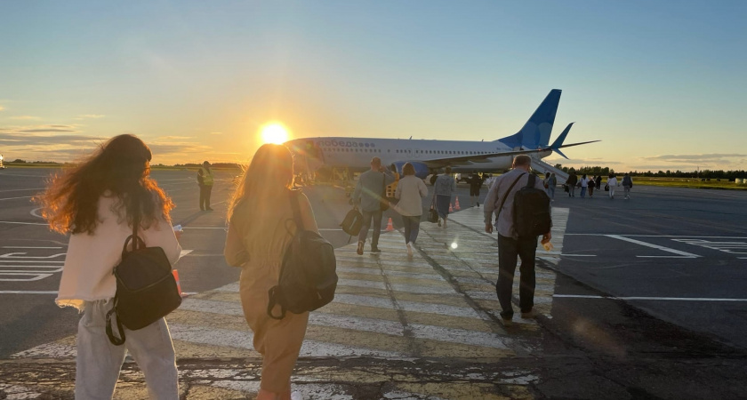 Почему после посадки пассажиров долго не выпускают из самолёта: ТОП-9 объективных причин