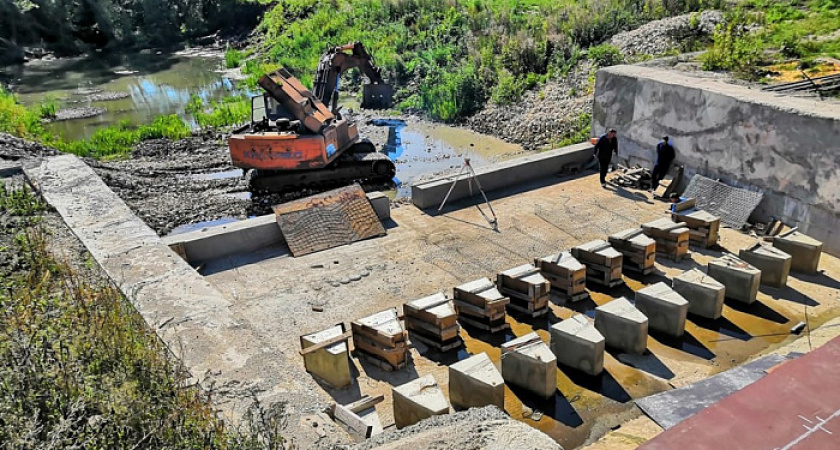 Гидротехнику в Кировской области отремонтируют за счет "окрашенных платежей"