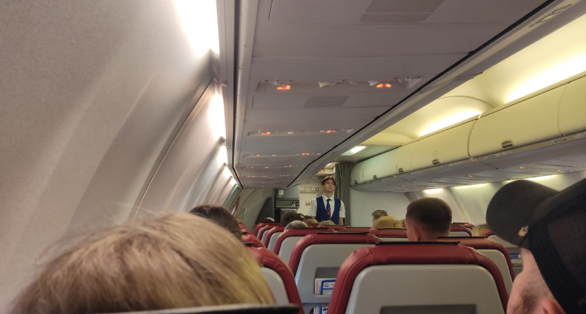 Стюардесса рассказала, почему в самолет нельзя надевать джинсы или кроссовки