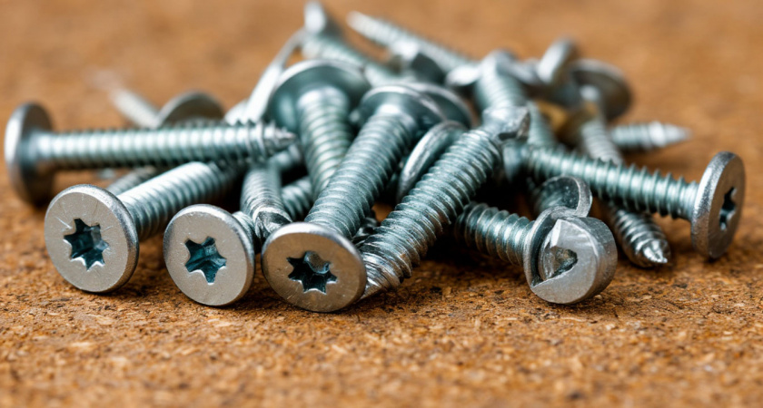 Почему в США до сих пор пользуются гвоздями, а не саморезами: в России все наоборот - вот чего мы не знаем