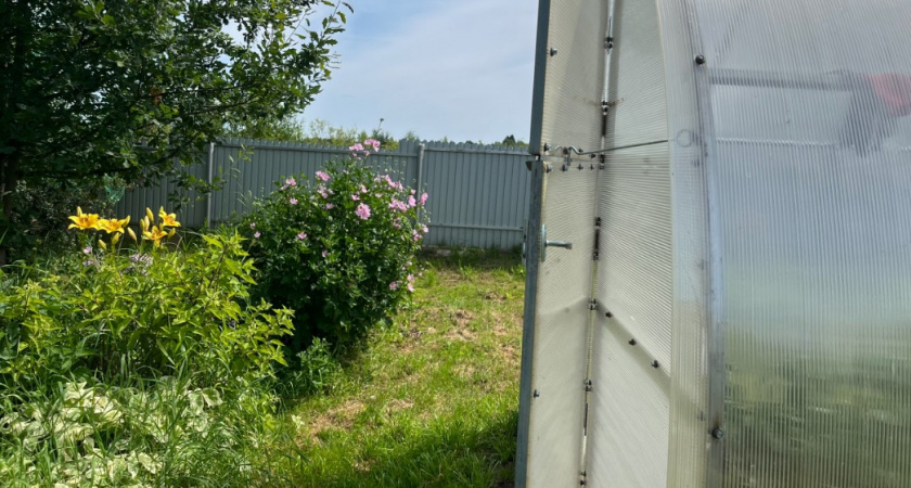 Делаю компост осенью по этой схеме - и в ус не дую: за зиму получаю "золото" - не останется ни веток, ни ботвы 