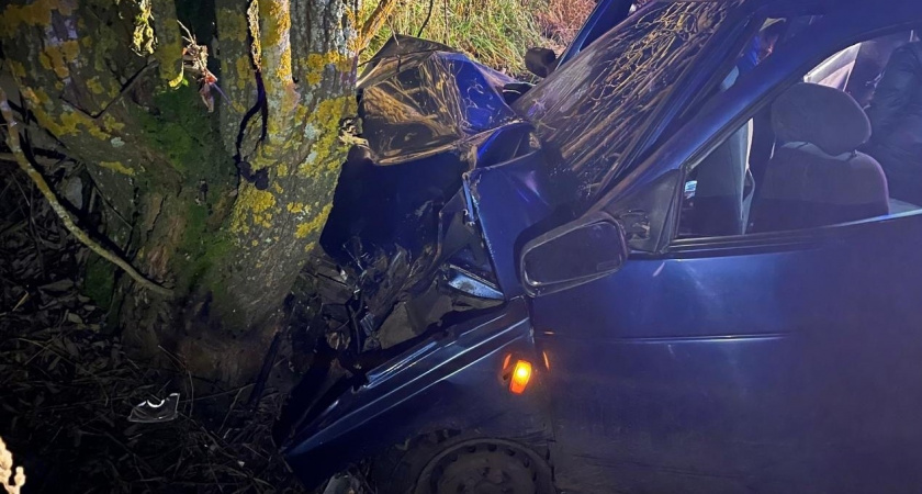 Под Кирово-Чепецком погоня за лихачом завершилась жестким ДТП с пострадавшей