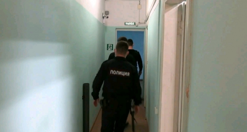 Соцработник дважды обокрала пенсионерку в Юрьянском районе